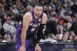 开云体育登录-雄鹿B队翻盘澳大利亚男篮，瓦兰丘纳斯制霸全场