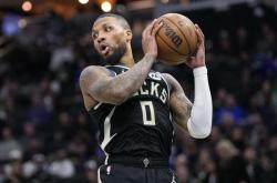 开云体育登录-关于热火B队横扫意大利男篮，利拉德高光表现的信息