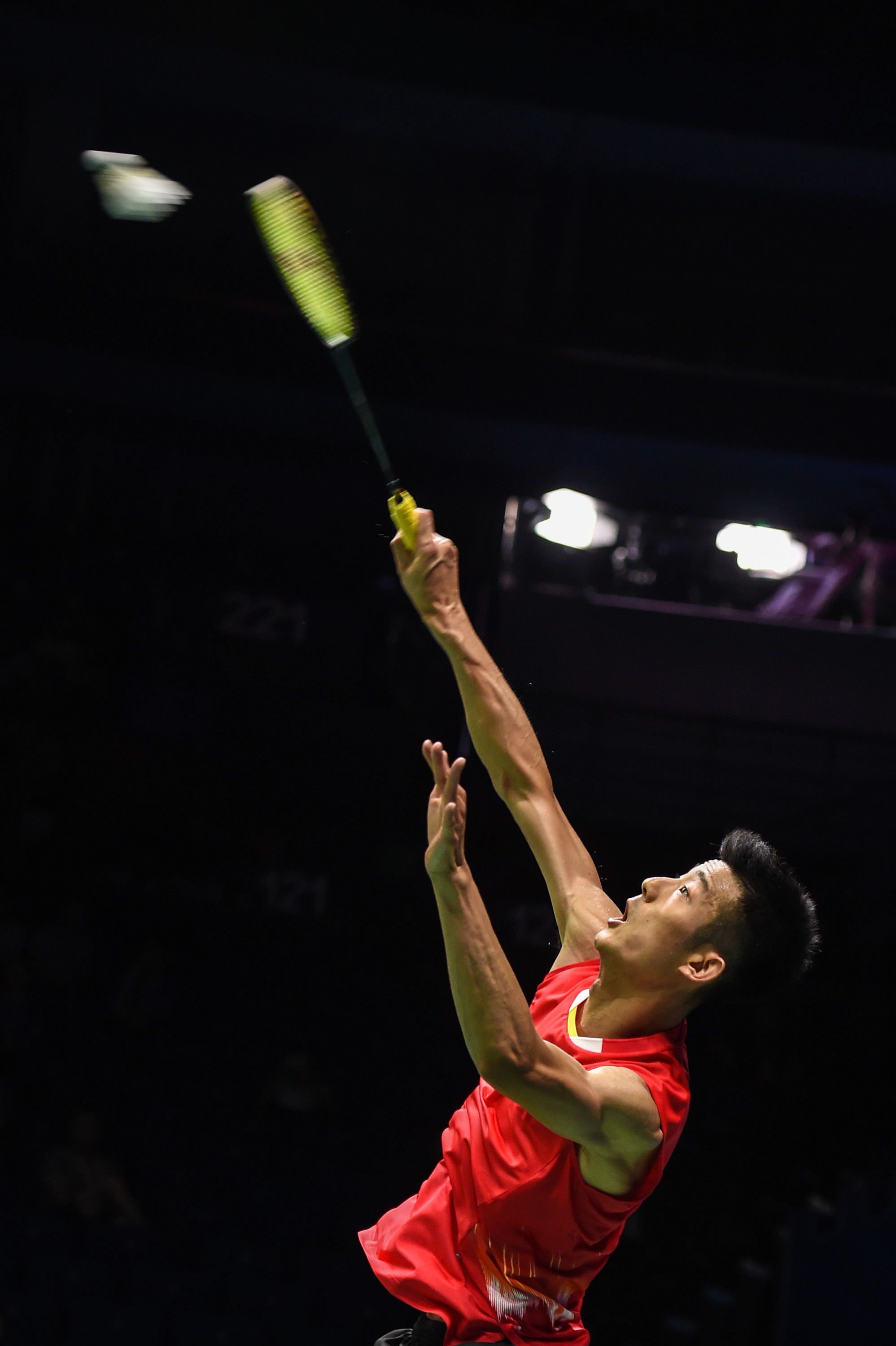 印尼羽毛球队爆冷泰国羽毛球队，谌龙爆发神勇