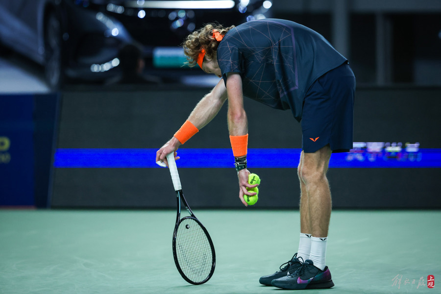 德国网球队力克法国网球队，费德勒爆发神勇