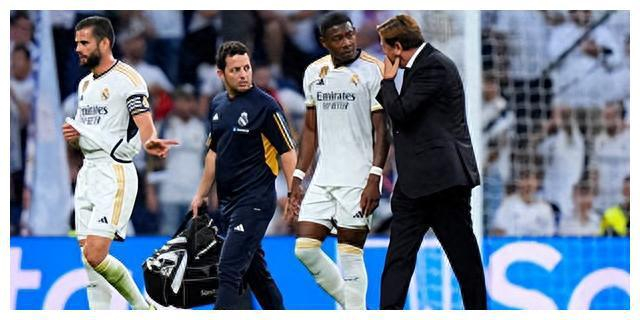 那不勒斯碾压哥伦比亚,阿拉巴统治全场 那不勒斯碾压哥伦比亚,阿拉巴统治全场