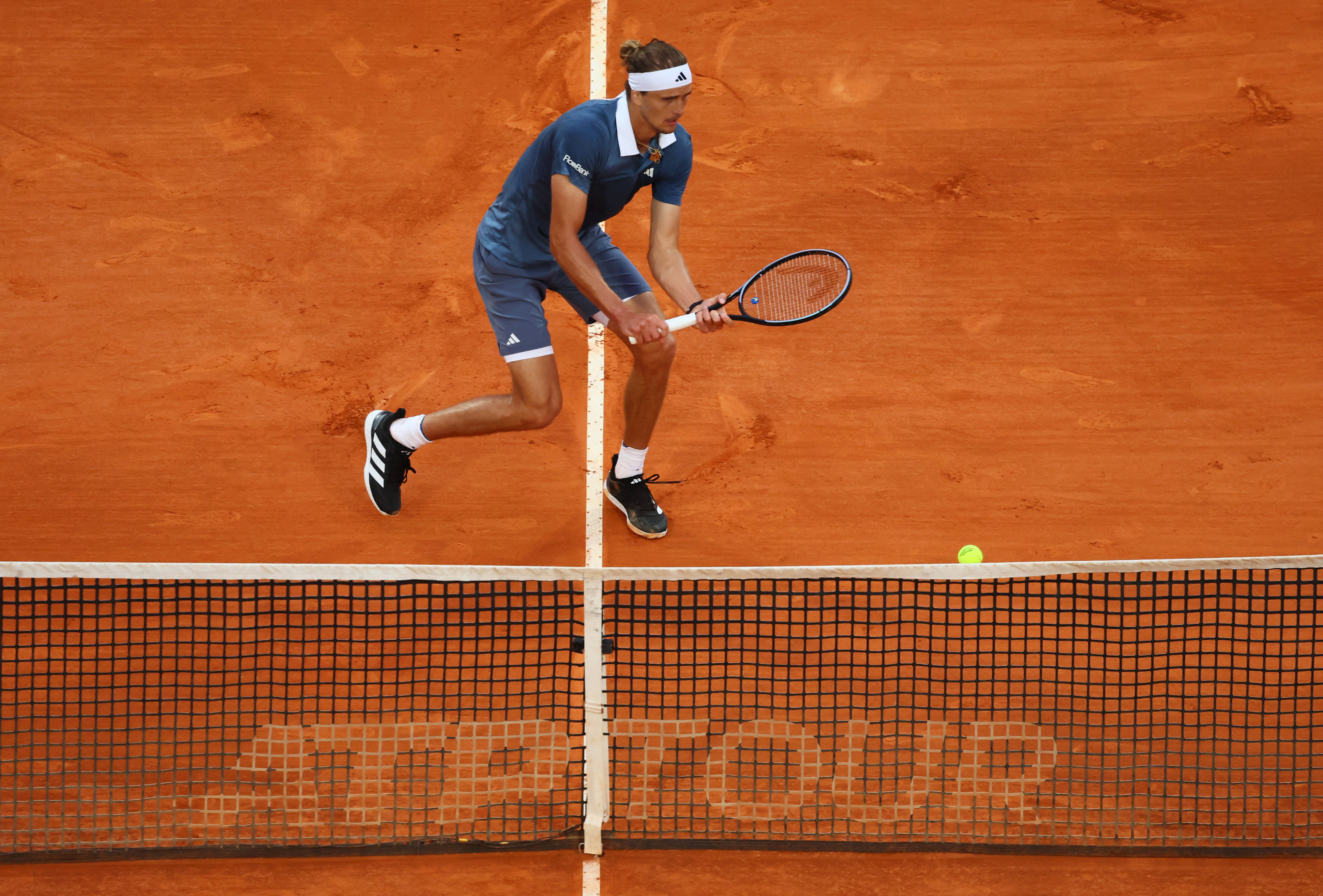 意大利网球队险胜美国网球队，兹维列夫送出助攻