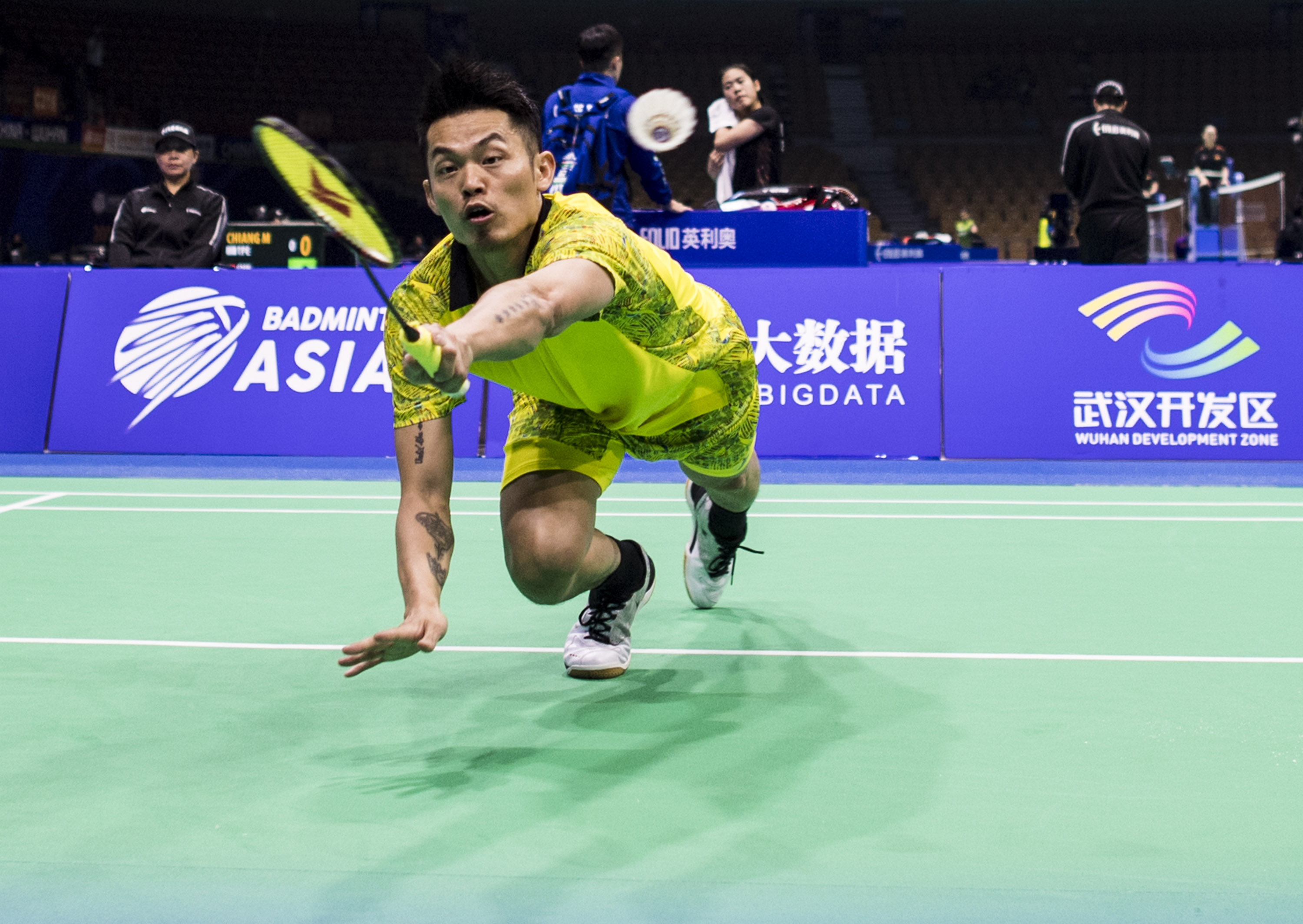 英格兰羽毛球队险胜丹麦羽毛球队,林丹惊艳世界 英格兰羽毛球队险胜丹麦羽毛球队,林丹惊艳世界