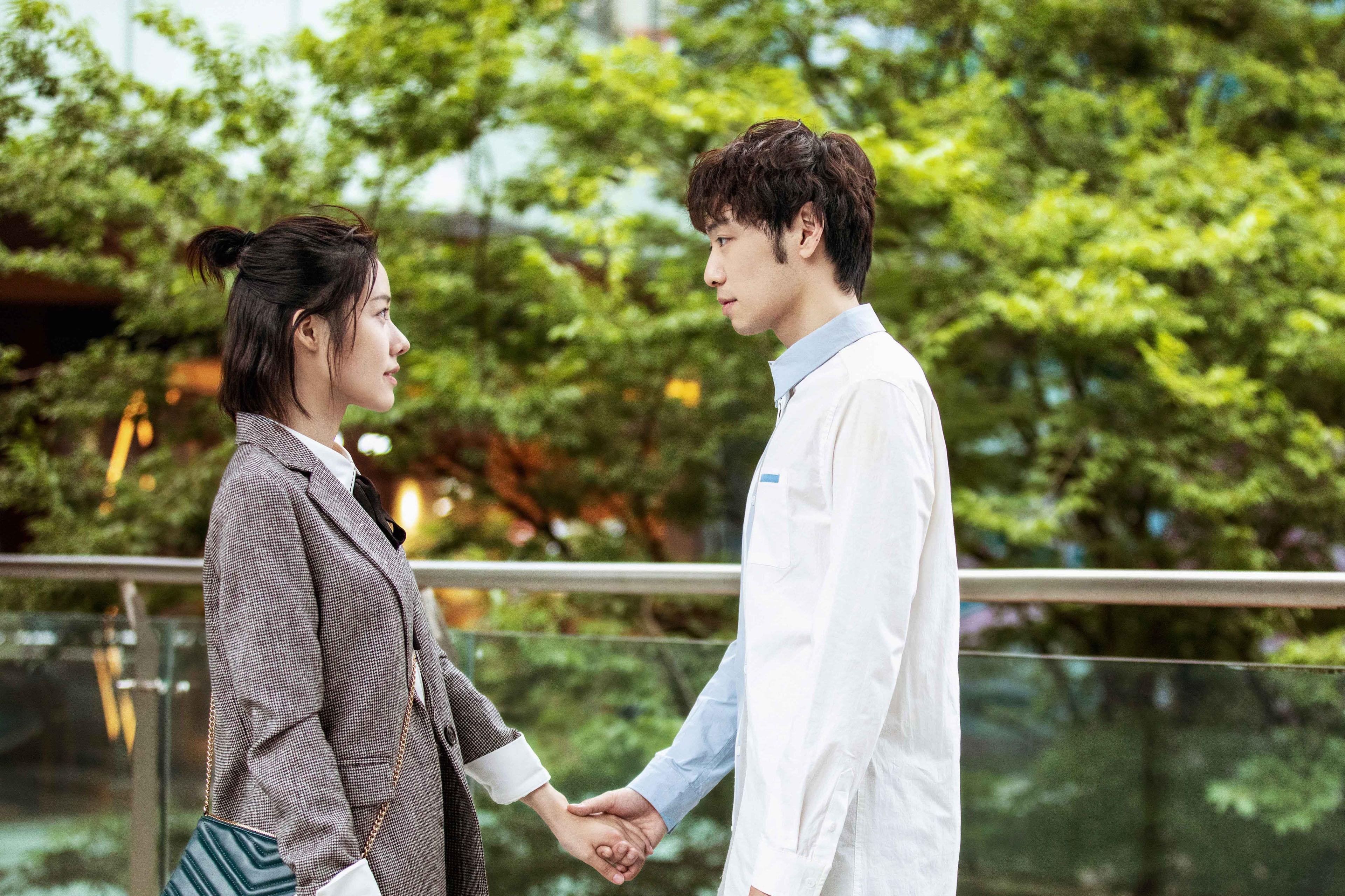 天山脚下起惊雷,太平洋西岸续传奇