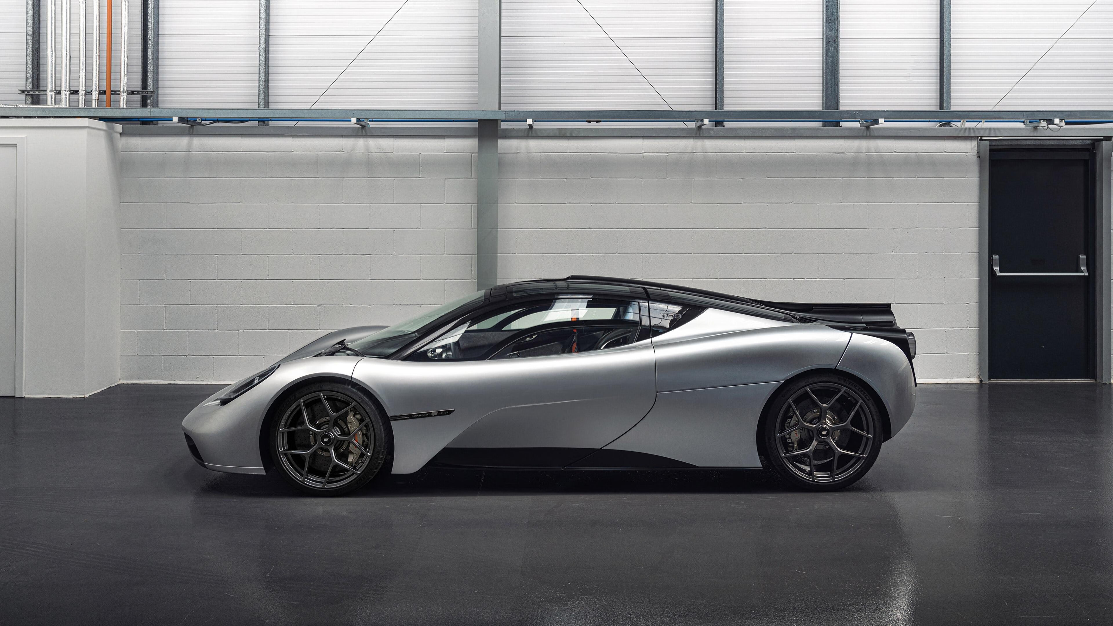 当东方蓝邂逅南美红，一场友谊赛如何被劳塔罗重新定义